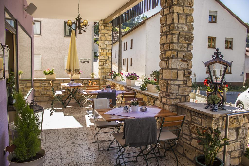 ホテル Raffelsteiner Hof "Garni" Mörnsheim エクステリア 写真